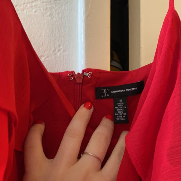 Red dress - Picture 4 of 4